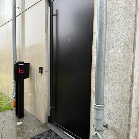 Apartment Schoenes Design I Boxspring I P I Smart I Wasch I 200m Bahnhof